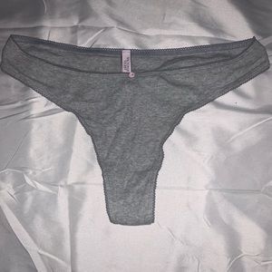VICTORIA’S SECRET Lace Trim Thong (XL)